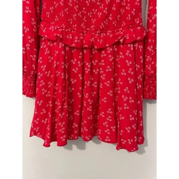 Finders Keepers‎ Frida Dress Women’s Size XS Red Ditsy Doo Smocked Floral Mini - Picture 6 of 14